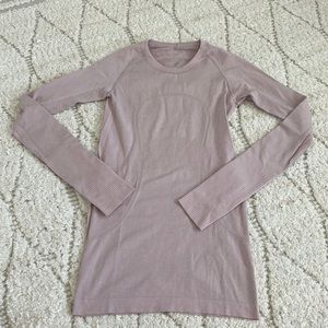 Lululemon long sleeve size 4